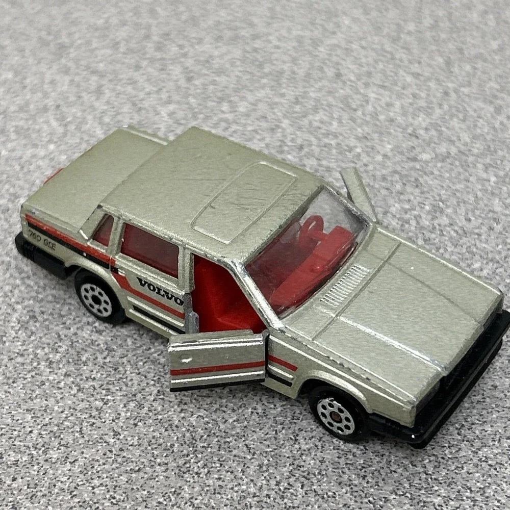Vintage Majorette 230 Volvo 760 GLE silver. Made in France. Metal‎ 1/61 No. 230